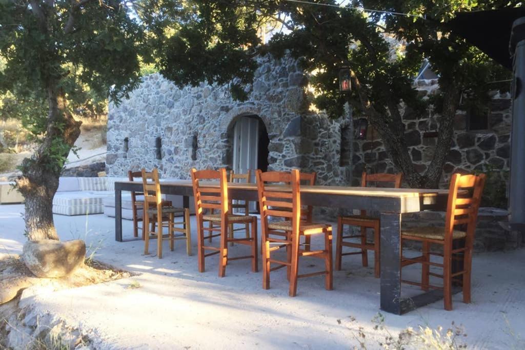 My Old Stone House In A 2 000 Sqm Private Garden With Fab Glamping Tent Mandrákion Eksteriør billede