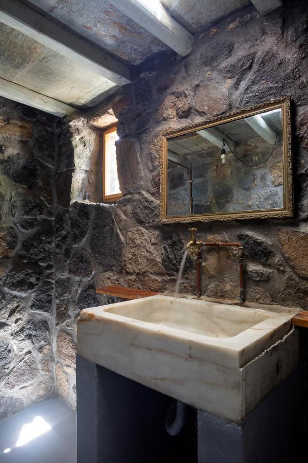 My Old Stone House In A 2 000 Sqm Private Garden With Fab Glamping Tent Mandrákion Eksteriør billede